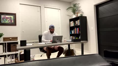 Snapshot of d_michael12 chatting on February 15, 4:25 am David Michael online show from February 15, 4:25 am