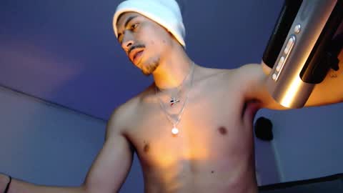 Snapshot of d_usma00 chatting on November 30, 12:58 am d_usma00 online show from November 30, 12:58 am