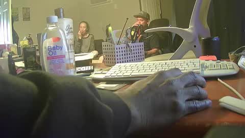 Snapshot of da_c_e_a_c_k_s chatting on November 16, 10:15 pm Da C E A C K S online show from November 16, 10:15 pm