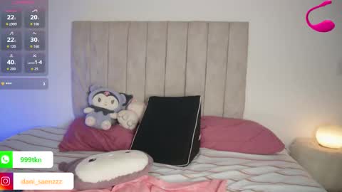 Snapshot of daani_saenzz chatting on March 13, 12:50 am Daniela Saenz online show from March 13, 12:50 am