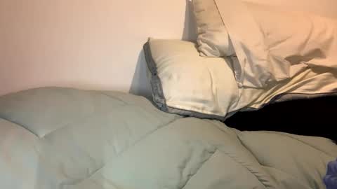 Snapshot of dabeibe chatting on November 6, 2:01 am Jewbb online show from November 6, 2:01 am