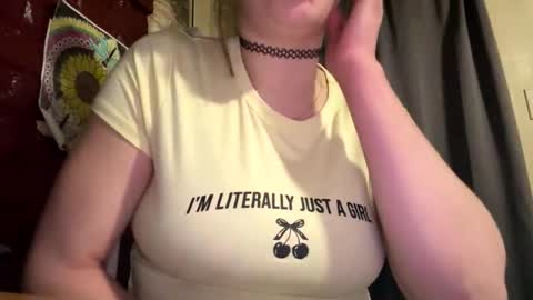 Snapshot of dabqueen_1994 chatting on March 24, 11:04 am dabqueen_1994 online show from March 24, 11:04 am