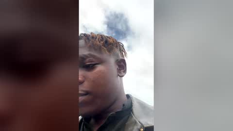 Snapshot of dad_tothesehoes chatting on March 3, 7:25 am dad_tothesehoes online show from March 3, 7:25 am