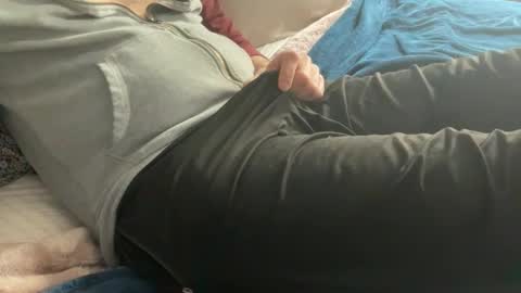 daddnextdoor online show from April 19, 7:05 pm