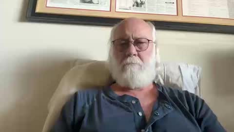 Snapshot of daddy341177 chatting on February 20, 5:51 pm daddy341177 online show from February 20, 5:51 pm