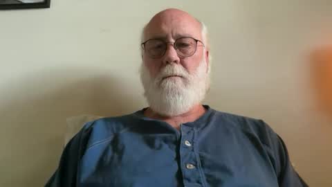 Snapshot of daddy341177 chatting on November 11, 10:43 pm daddy341177 online show from November 11, 10:43 pm