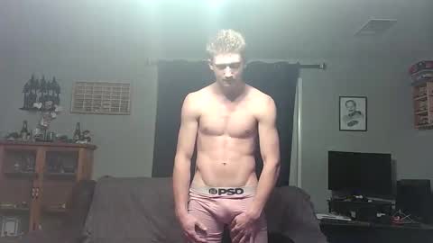 Snapshot of daddybryce0 chatting on December 15, 4:39 am daddybryce0 online show from December 15, 4:39 am