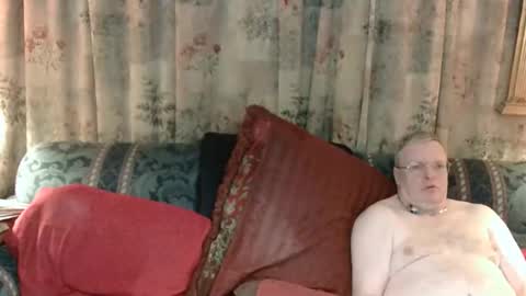 Snapshot of daddycubbyhubby chatting on April 26, 7:39 am Daddy online show from April 26, 7:39 am