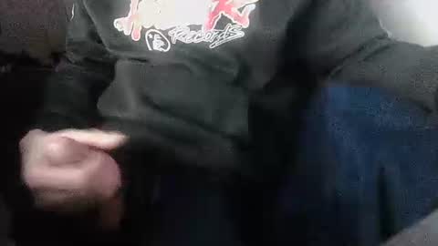 Snapshot of daddydick6969twin77 chatting on December 17, 7:25 am DDick online show from December 17, 7:25 am