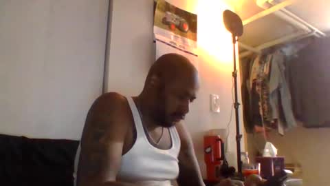 Snapshot of daddydickxm chatting on April 28, 3:44 am daddydickxm online show from April 28, 3:44 am