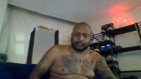 Snapshot of daddydickxm chatting on May 4, 1:56 am daddydickxm online show from May 4, 1:56 am