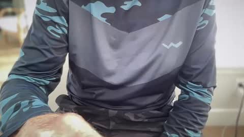 Snapshot of daddyfukcukster chatting on October 5, 3:32 pm daddyfukcukster online show from October 5, 3:32 pm