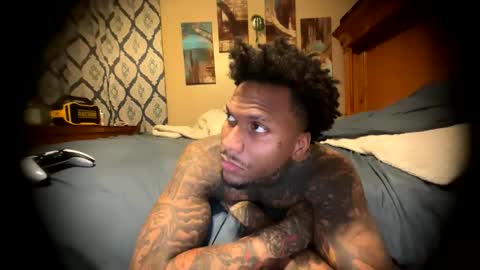 sexy tatted king bbc online show from April 18, 2:04 am