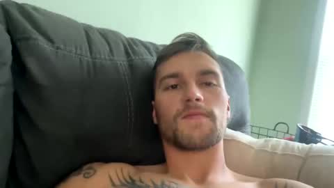 Snapshot of daddyjusti15 chatting on November 1, 4:42 pm daddyjusti15 online show from November 1, 4:42 pm