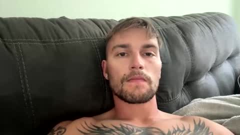 Snapshot of daddyjusti15 chatting on November 22, 7:35 pm daddyjusti15 online show from November 22, 7:35 pm