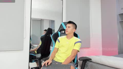 Snapshot of daddyrich4u chatting on November 16, 11:54 pm daddyrich4u online show from November 16, 11:54 pm