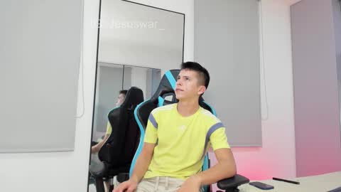 Snapshot of daddyrich4u chatting on December 16, 11:59 am daddyrich4u online show from December 16, 11:59 am