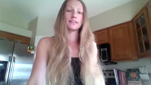 Snapshot of daddysexyslutlove chatting on June 2, 1:07 am daddysexyslutlove online show from June 2, 1:07 am