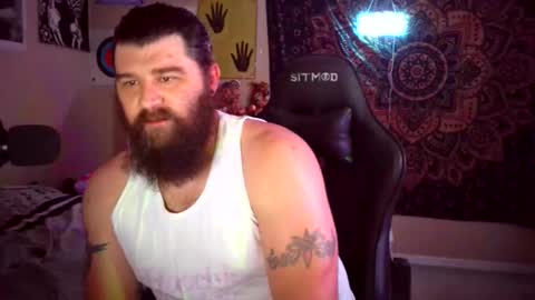 Snapshot of daddystreamingbadly chatting on December 16, 6:18 am daddystreamingbadly online show from December 16, 6:18 am