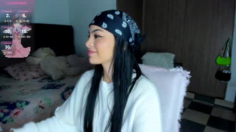 Snapshot of daddysweeeetbody chatting on January 3, 11:23 pm Sophie online show from January 3, 11:23 pm