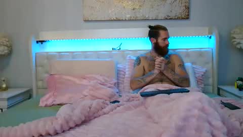 Snapshot of daddyunlocked chatting on September 21, 12:12 am daddyunlocked online show from September 21, 12:12 am