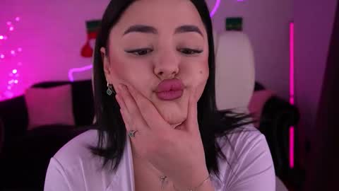 daenerys_daen online show from December 22, 8:00 am