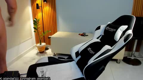 Snapshot of dafboy_ chatting on December 14, 2:23 am Allan Daf online show from December 14, 2:23 am