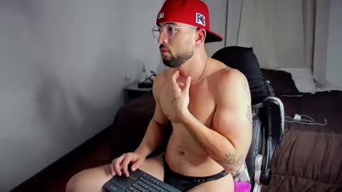 Snapshot of dafboy_ chatting on October 16, 2:45 am Allan Daf online show from October 16, 2:45 am