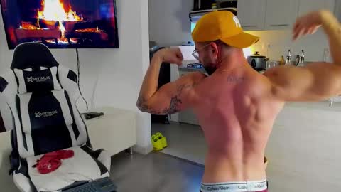 Snapshot of dafboy_ chatting on December 14, 1:00 am Allan Daf online show from December 14, 1:00 am