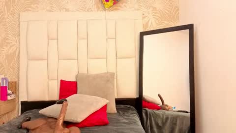 daffnelewis online show from November 28, 11:24 am