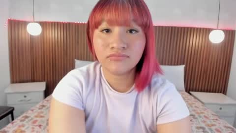 dafne_evaans online show from April 21, 12:00 pm