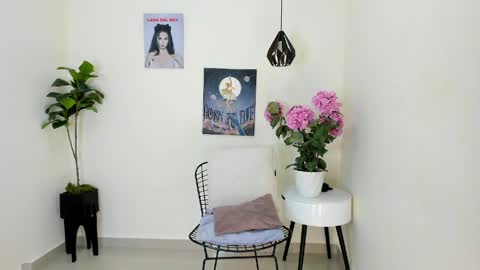 Dafne online show from April 11, 3:05 pm