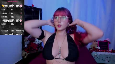 Dafne Moon online show from December 3, 2:41 am