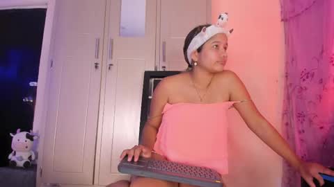 dafnezahira20 online show from May 23, 7:40 pm