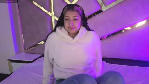 Dahiana  online show from March 10, 12:10 pm