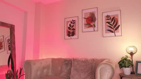 Dahiann Walcott online show from February 23, 3:09 pm