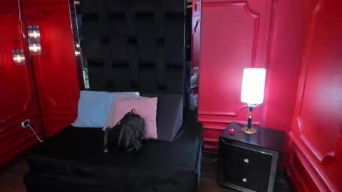 Dahiane Connor online show from November 28, 11:35 am