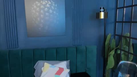 Dahiane Connor online show from December 5, 11:30 am