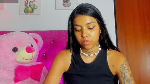 Snapshot of dahiangomezz chatting on November 1, 7:43 am online show from November 1, 7:43 am