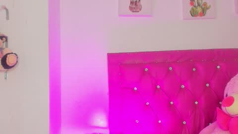    online show from February 12, 6:25 pm