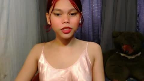 yourgirlydahlia online show from July 2, 6:52 am