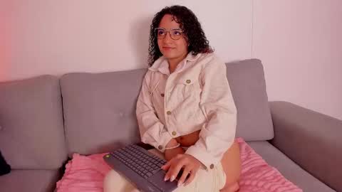 Snapshot of dahliabrowniee chatting on January 26, 6:17 am Dahli online show from January 26, 6:17 am