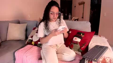 Dahli online show from December 1, 3:55 am