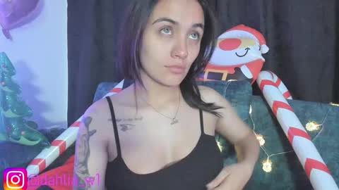 Snapshot of daila_ chatting on December 5, 1:36 am daila_ online show from December 5, 1:36 am