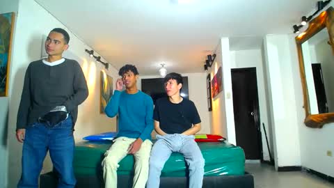 daiquirie online show from April 8, 1:11 pm