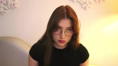 Lauren            online show from December 16, 1:05 pm