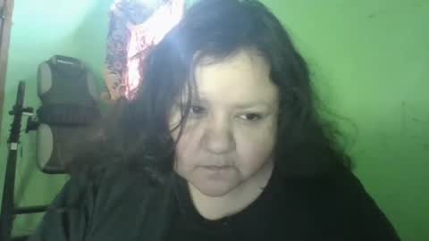daisnconfusion_ online show from February 13, 3:46 pm