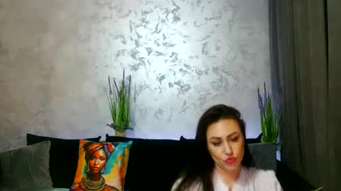 Snapshot of daisy_ashe chatting on May 18, 5:19 pm Ashe online show from May 18, 5:19 pm