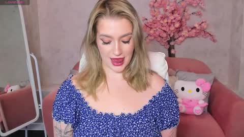 Viickie online show from April 2, 9:18 am