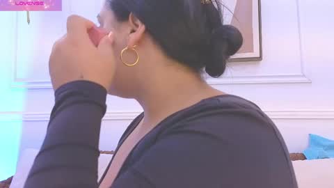 Snapshot of daisy_price chatting on April 21, 10:10 am Daisy Price online show from April 21, 10:10 am